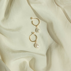 Margot Pearl Hoops Earring