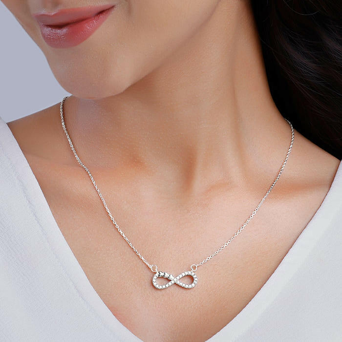 Silver Infinity Heart Necklace Pendant.