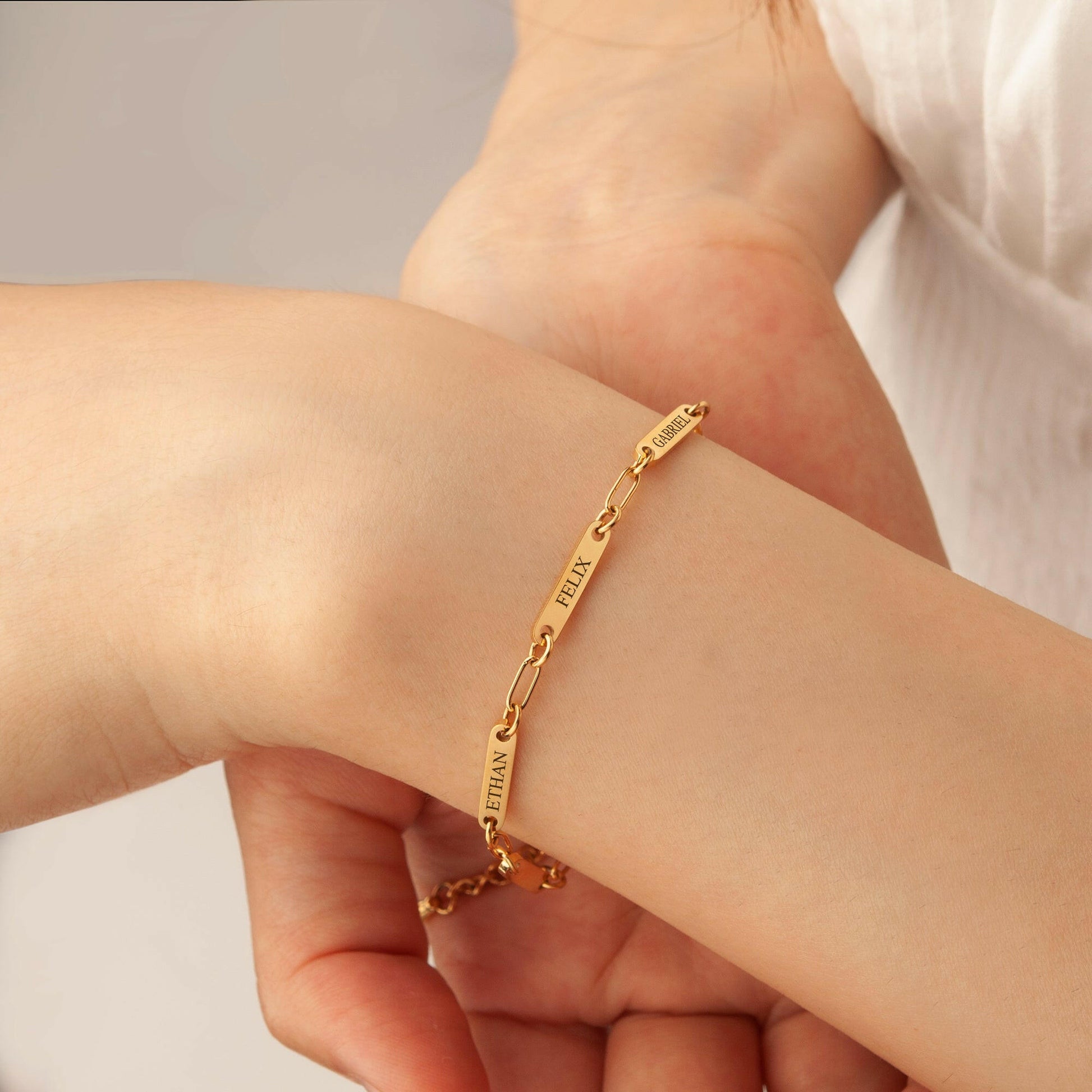 Custom Women's Paper Clip Chain Bracelet Bracelet.