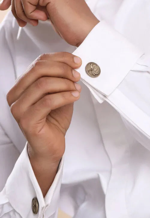 The Divine Lotus Collar Tips Gift Set